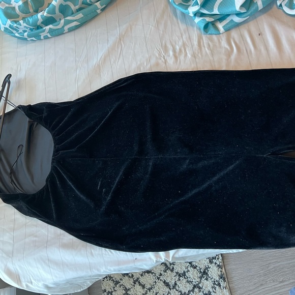 Black Velvet dress - Picture 3 of 3